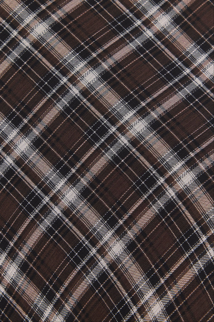 Close-up of brown plaid fabric
col_pattern