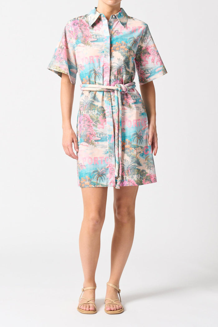 model wearing coloured dress 
col_pattern