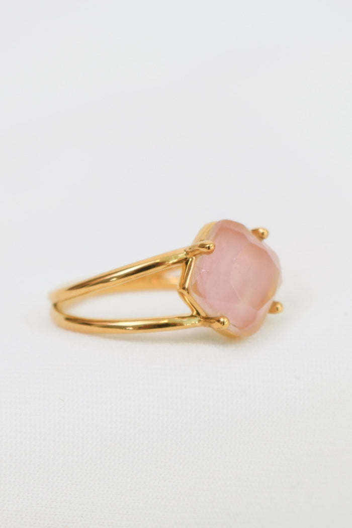 gold ring with rose quartz