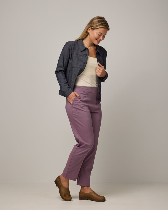 model-spec:Saasha is 5'9", wearing a size M Regular