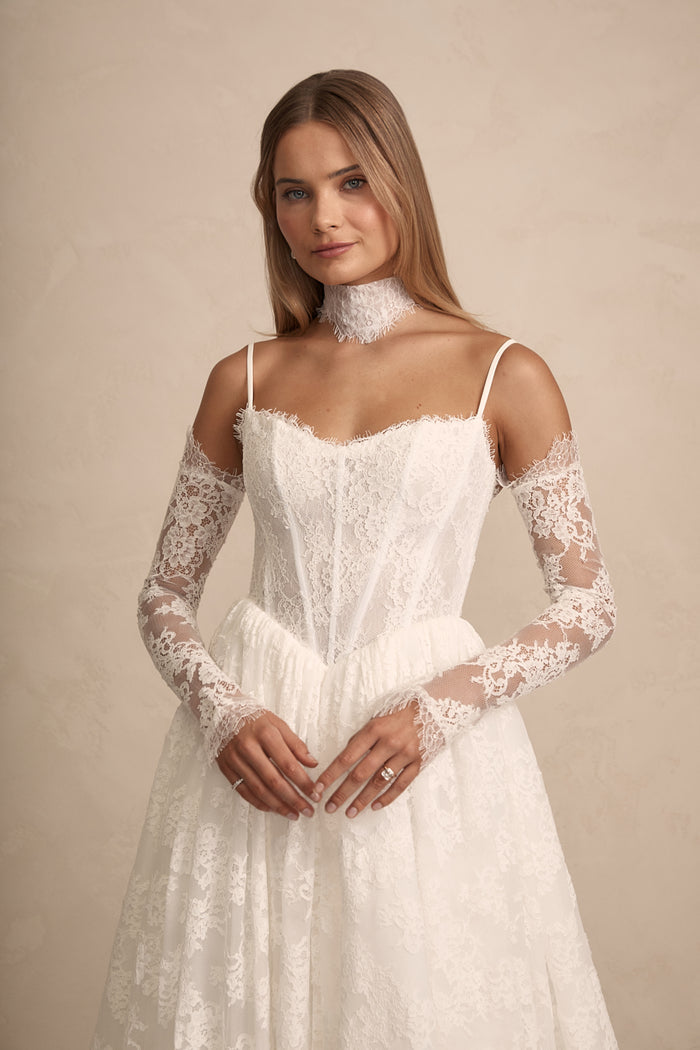 CHANTILLY CHOKER