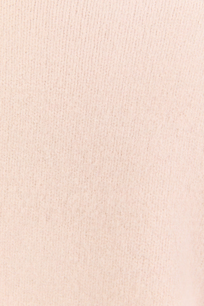 Close-up of a light pink fabric texture
col_pattern