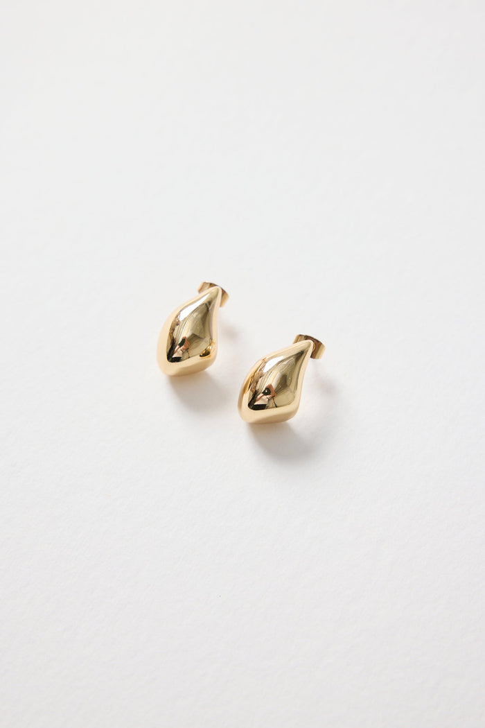 gold earring