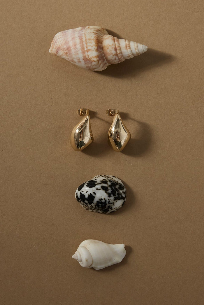 Diamond Gold Teardrop Stud Earring