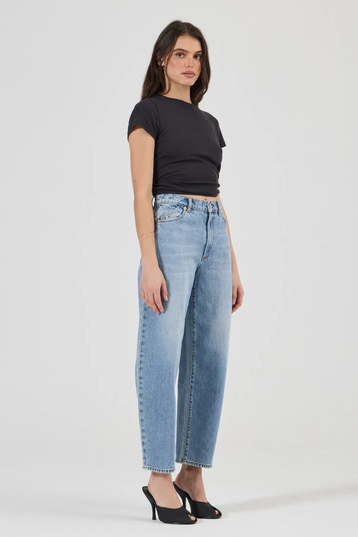 Gigi Surrender Light Blue Barrel Jean