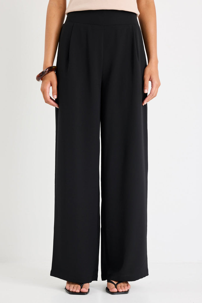 Woman wearing a black pant