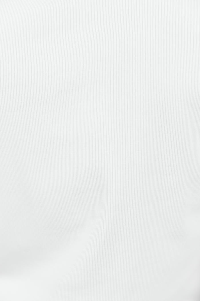 Close up of a white tee's material.