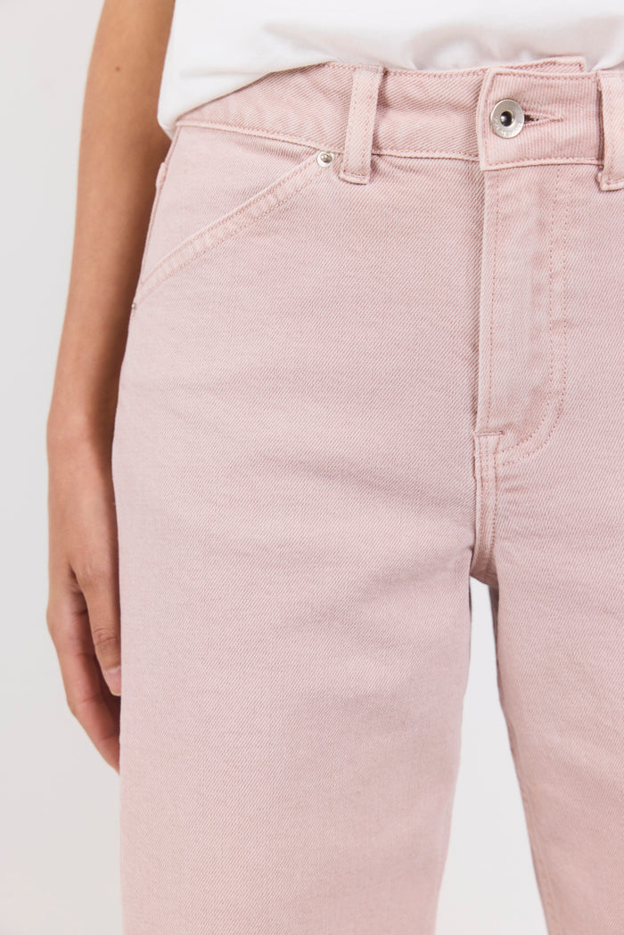 Light pink jeans worn by a person on a white background
col_pattern