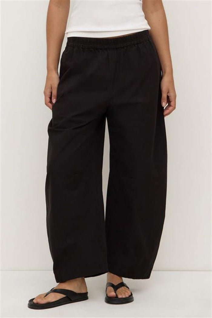 Lola Black Oversized Barrel Pant