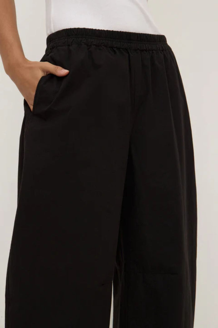 Lola Black Oversized Barrel Pant