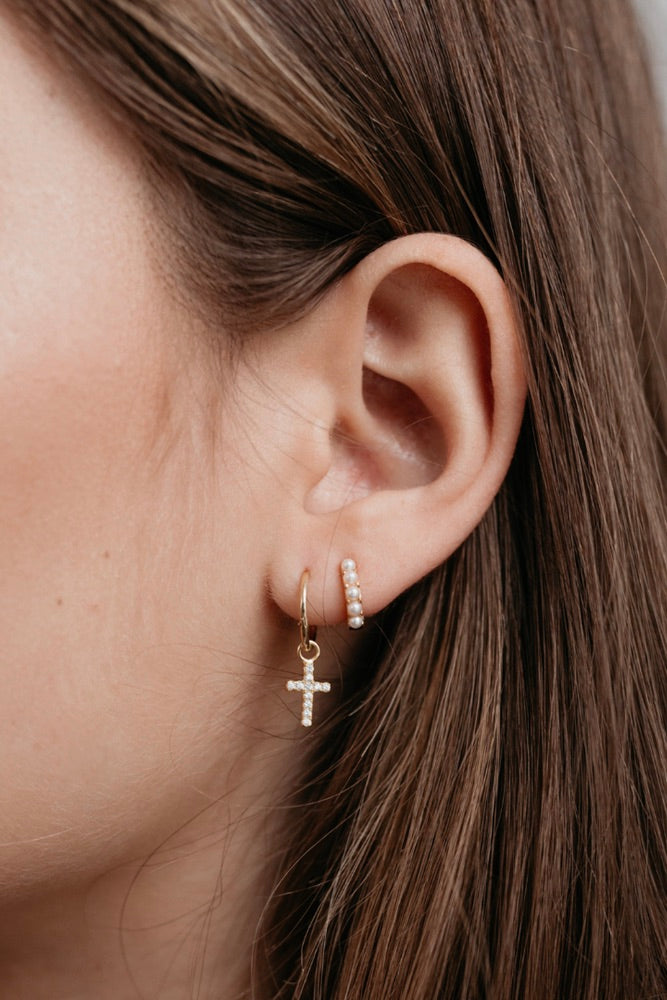 Mini Pearl Huggies Earrings Gold