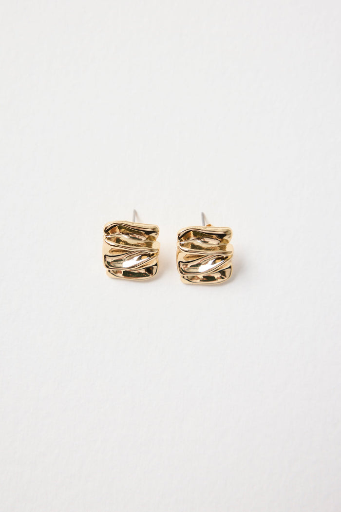 gold earring