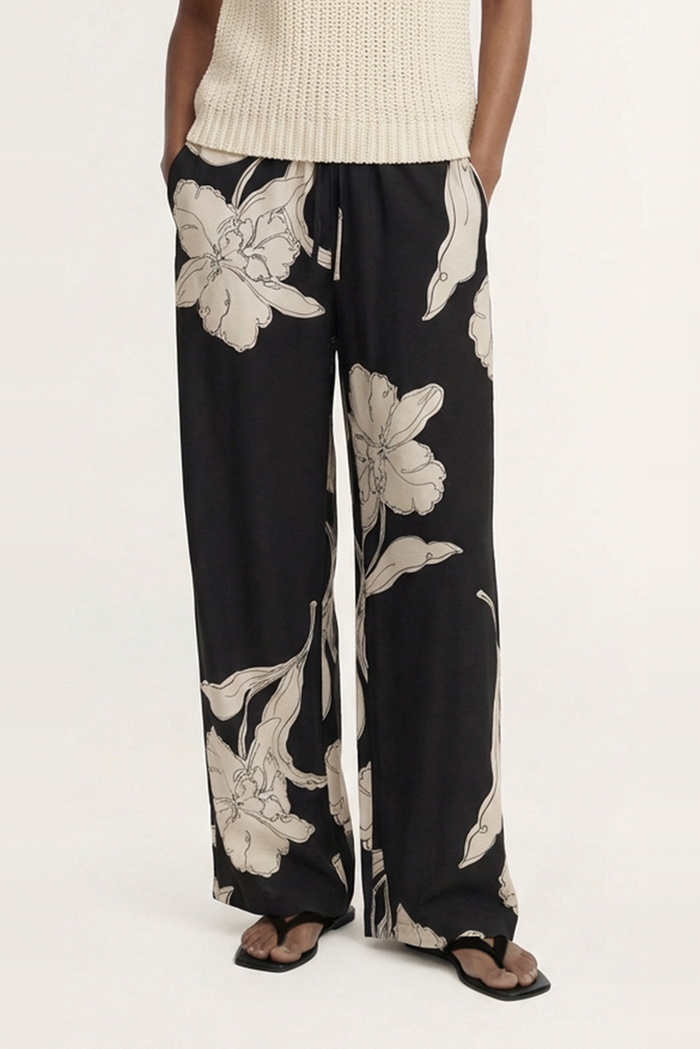Veda Black Cream Floral Relaxed Pant