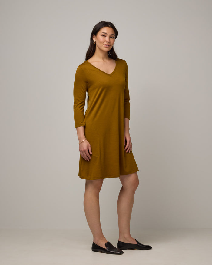 model-spec:Maile is is 5’9”, wearing a size M Regular