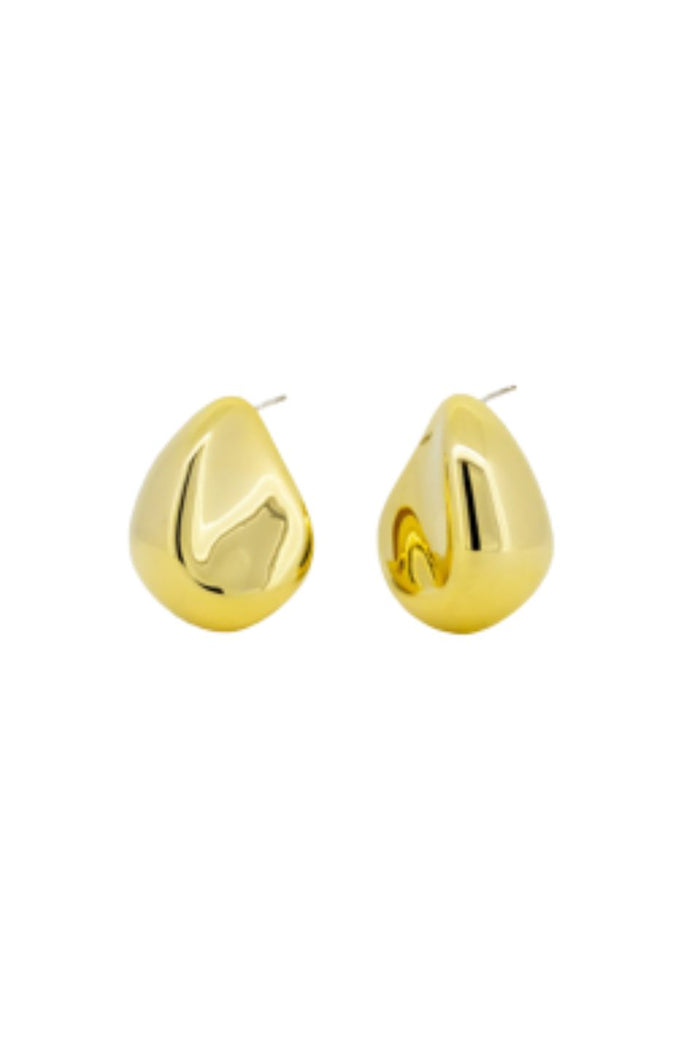 gold earrings